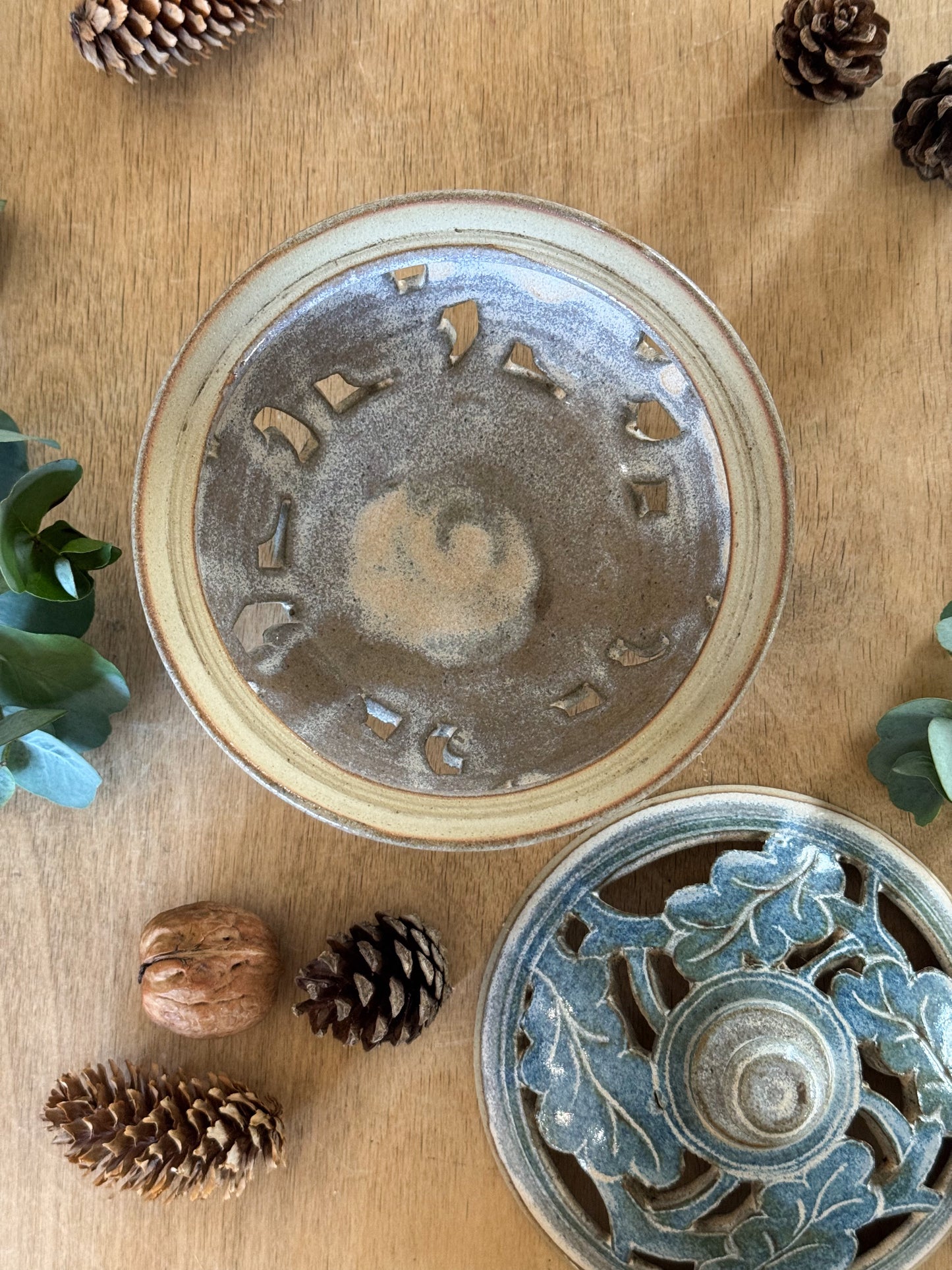 Welsh Studio Pottery Blue Oak Leaf Trinket Bowl by Anvil Pottery (Lidded & Pierced Design)