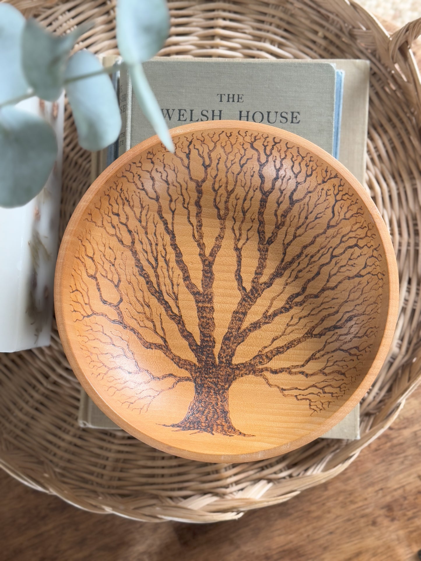 Vintage Welsh Treen ‘Oak Tree’ Bowl