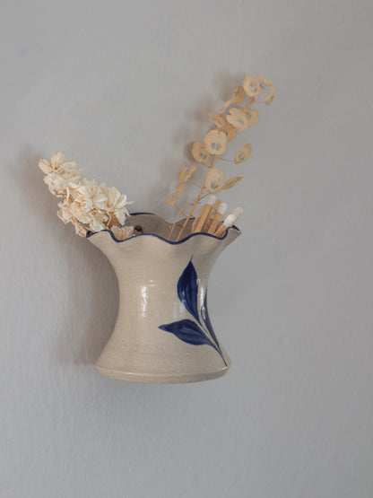 Vintage Williamsburg Pottery Blue Leaf Scalloped Edge Wall Pocket