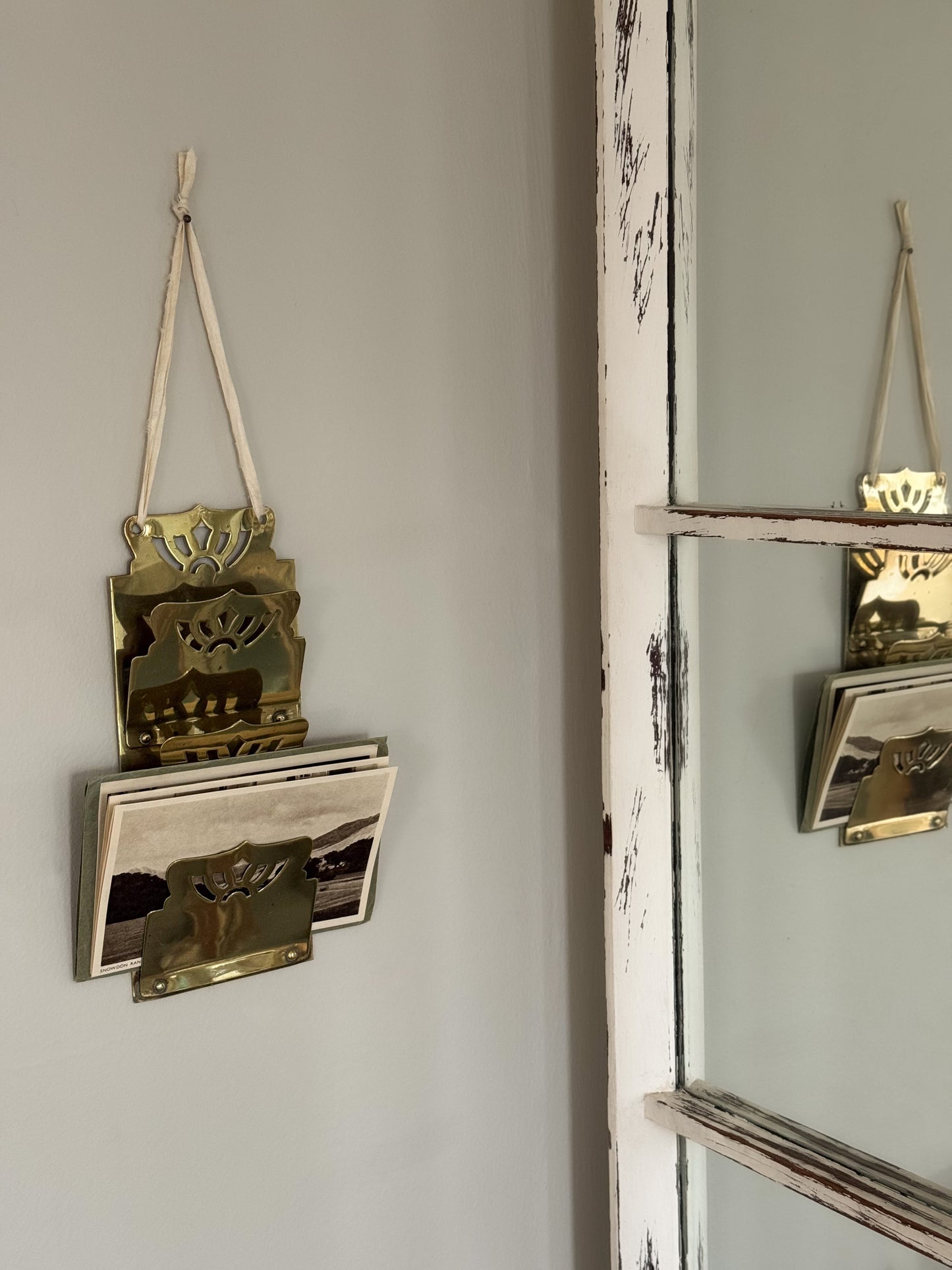 Antique Early 20th Century Solid Brass Wall-Mounted Letter Rack - Fan Shell Design