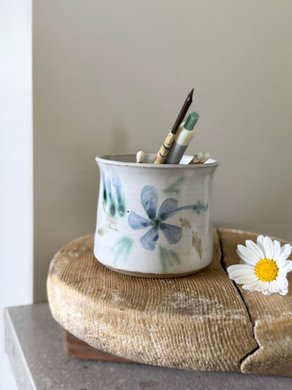 Handmade Studio Pottery Pen Pot – Lyn Sandford, Norfolk