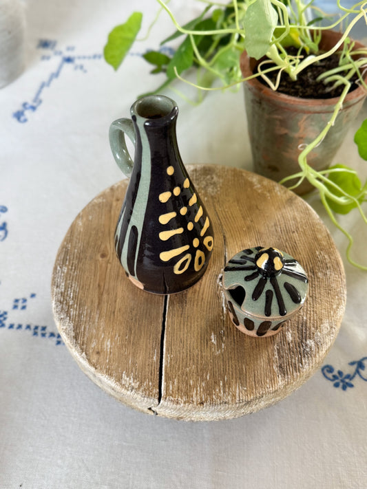 Vintage Slipware Cruet Set | Vinegar & Salt